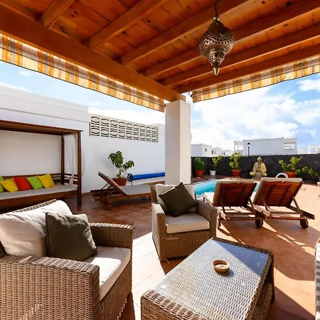 Solarium With Pool In Playa Blanca Willa
