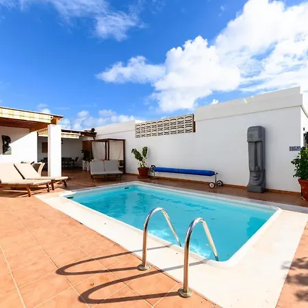 Solarium With Pool In Playa Blanca Willa